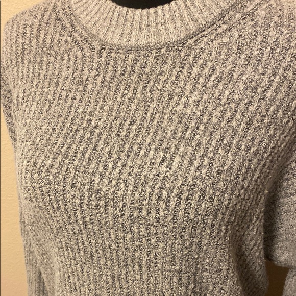 American Eagle Outfitters Gray Crew Neck Sweater - Picture 2 of 9
